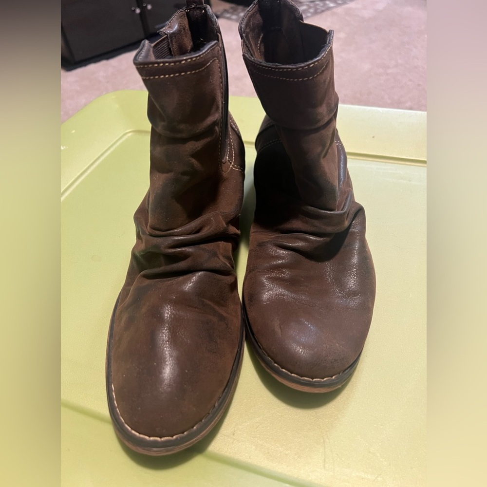Ankle booties